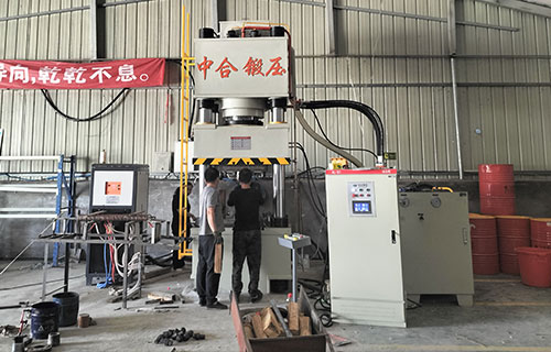 如何選擇適合的500噸四柱液壓機(jī)？